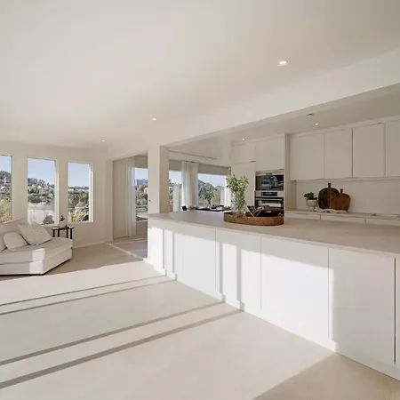 Vila Large Luxury Villa, 3 Bathrooms, Centrally Located In Bergen, 260 M2!