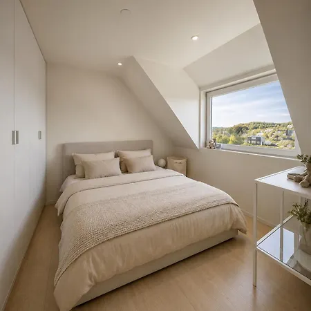 Large Luxury Villa, 3 Bathrooms, Centrally Located In Bergen, 260 M2! Vila Bergen