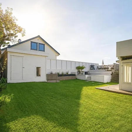 Vila Large Luxury Villa, 3 Bathrooms, Centrally Located In Bergen, 260 M2! Bergen