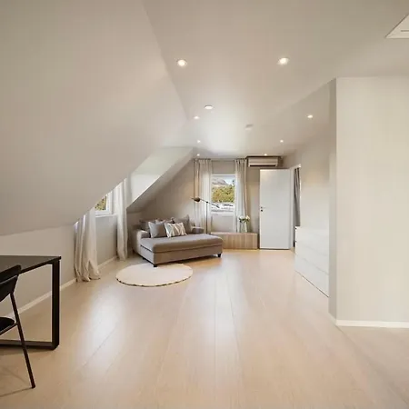 Vila Large Luxury Villa, 3 Bathrooms, Centrally Located In Bergen, 260 M2!
